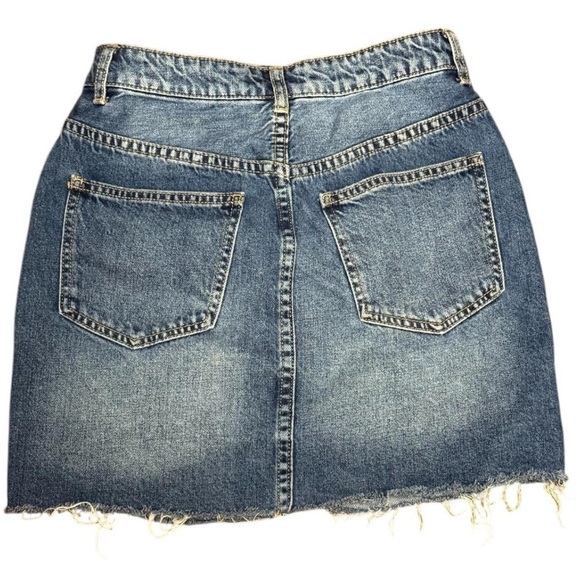 Forever 21 Blue Distressed Mini denim skirt with frayed hem Size Small - Picture 2 of 6